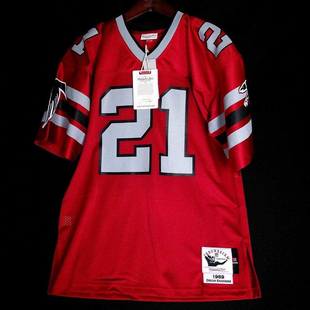  #VintageVariants 2/32:  @AtlantaFalcons taps on a jersey worn by  @DeionSanders and is essentially a  #ReverseRetro with a grey/silver base. Really love that old bird logo and this would be a great opportunity to bring back the red helmet.The Buffalo Bills will be next.