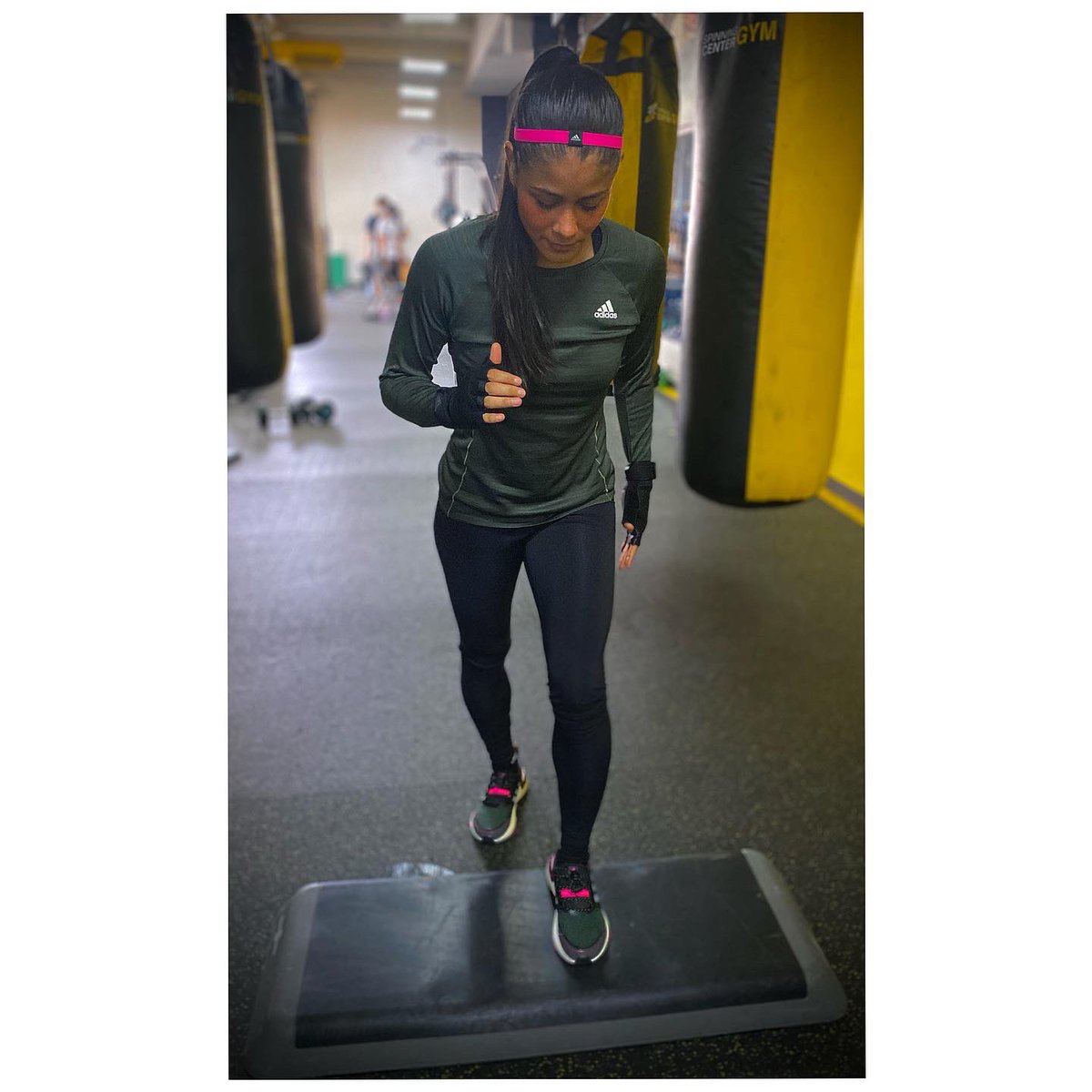 Re_NaTa_A's tweet photo. Preparada y equipada para hacer ejercicio incluso cuando hace frío. 🖤🦾 /// Nueva Colección Cold Ready ❄️ de
@adidasCO
#adidasRDY #ReadyForSport #creadoconadidas #ColdRdy https://t.co/vjdJ45cbbi