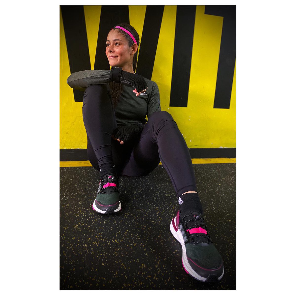 Re_NaTa_A's tweet photo. Preparada y equipada para hacer ejercicio incluso cuando hace frío. 🖤🦾 /// Nueva Colección Cold Ready ❄️ de
@adidasCO
#adidasRDY #ReadyForSport #creadoconadidas #ColdRdy https://t.co/vjdJ45cbbi