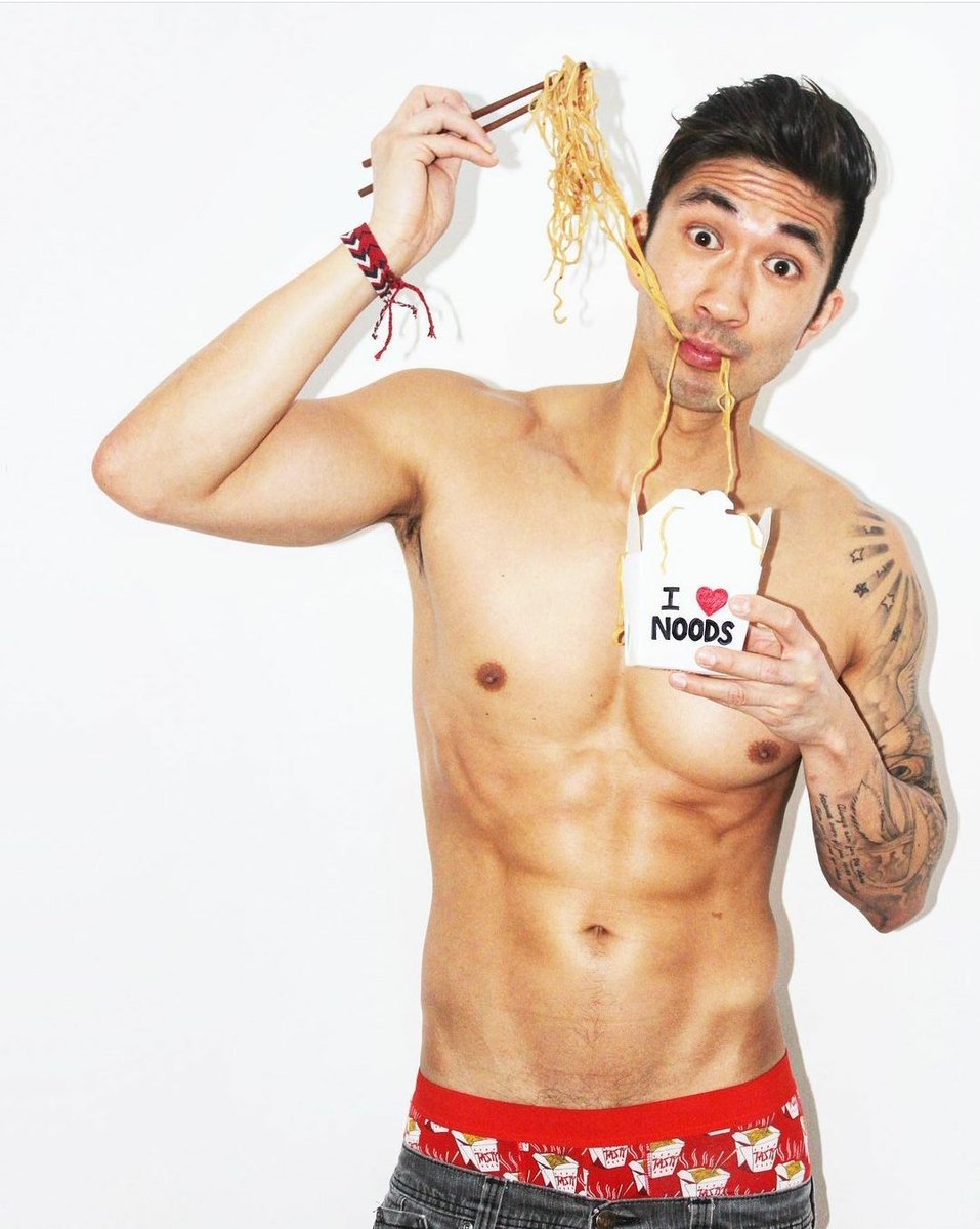 DmvSc2's tweet image. I don't know what looks better, him or the noodles? #ChefBae #WelpWednesday