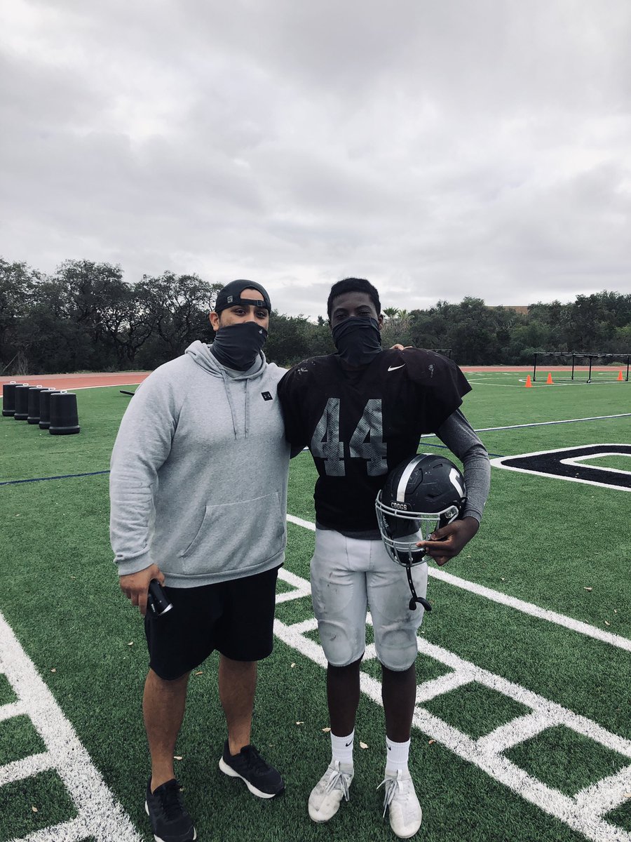 CoachLara14's tweet photo. Last practice for our Seniors this Morning. Proud to have been able to Coach this Young Man the past two years and see his transformation from a JV Role Player to a Team Captain and Starter his Senior Year. Let’s go out and compete one last time tomorrow @braggsrb3! #ClarkTexas https://t.co/N4ibolxVca