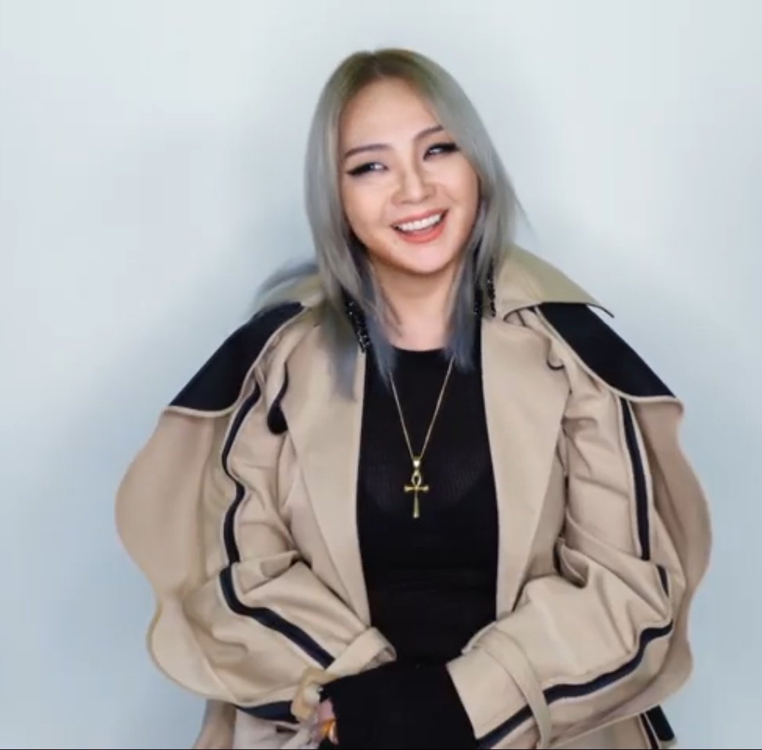 eas_peas's tweet photo. Guys watch CL in ELLE doing the #GameofSongAssociation
#CL #GZB #CLisback #5starvideooutnow
https://t.co/MHoAtsGlbB https://t.co/PHMTYv5lmg