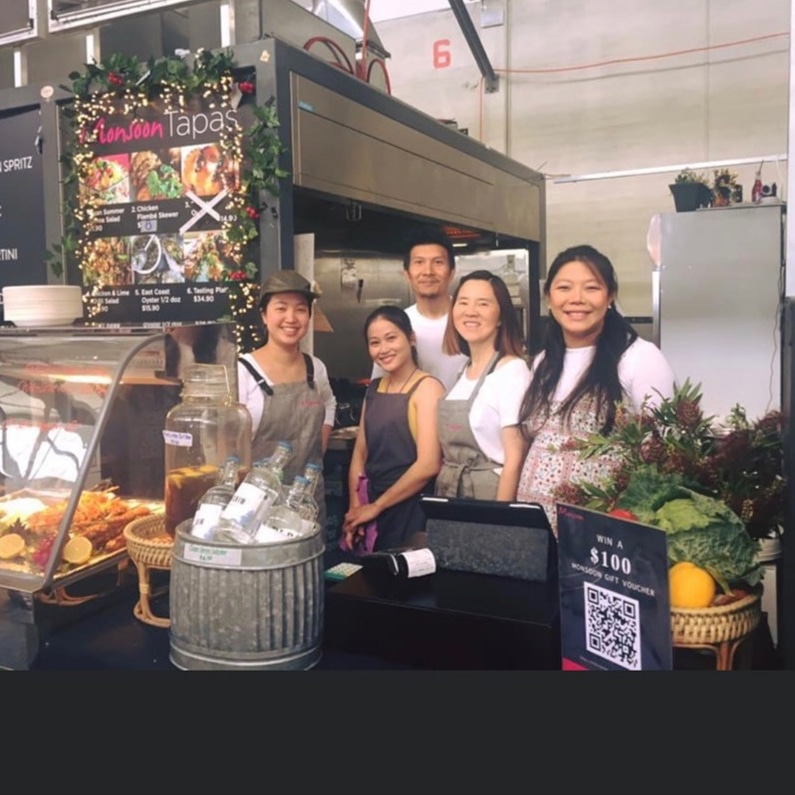MonsoonTapas's tweet photo. SEASONS GREETINGS🎄 FROM ALL OF US @ Monsoon Launceston TO YOU! - thankyou for your patronage.🙏
#launceston #Tasmania #NewYear #restaurant  #lecordonbleu #cafe #bakery #eatlaunceston #vegan #vegetarian #buysomethingtasmanian #eateverywherelaunceston #makeyourselfathome https://t.co/uqDZ8l4DJV