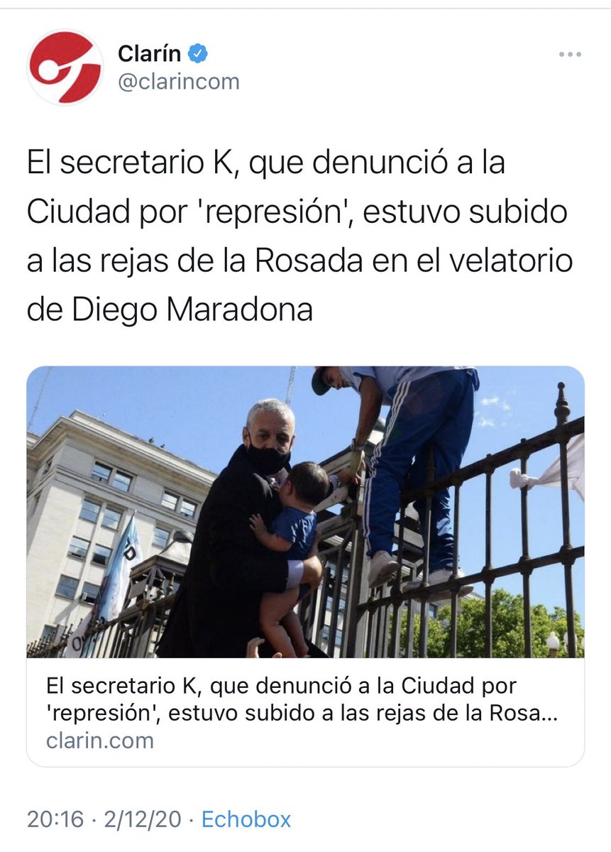 maquialifraco's tweet photo. PIETRAGALLA DENUNCIÓ A LA CIUDAD POR REPRESION Y ESTABA COLGADO DE LA REJA DE LA ROSADA EN EL FUNERAL ESTOY GRITANDO https://t.co/k1LnRGTe30