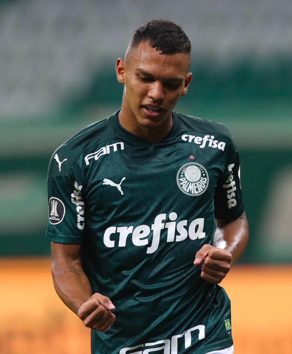 Palmeiras's tweet photo. Toda a tranquilidade de quem contribuiu duas vezes com uma noite de GOLAÇOS no Allianz Parque ⚡⚽⚽⚡

#AvantiPalestra #PALxDLF
#PassaporteCarimbado #AlmaECoração https://t.co/52Jy2O58g7