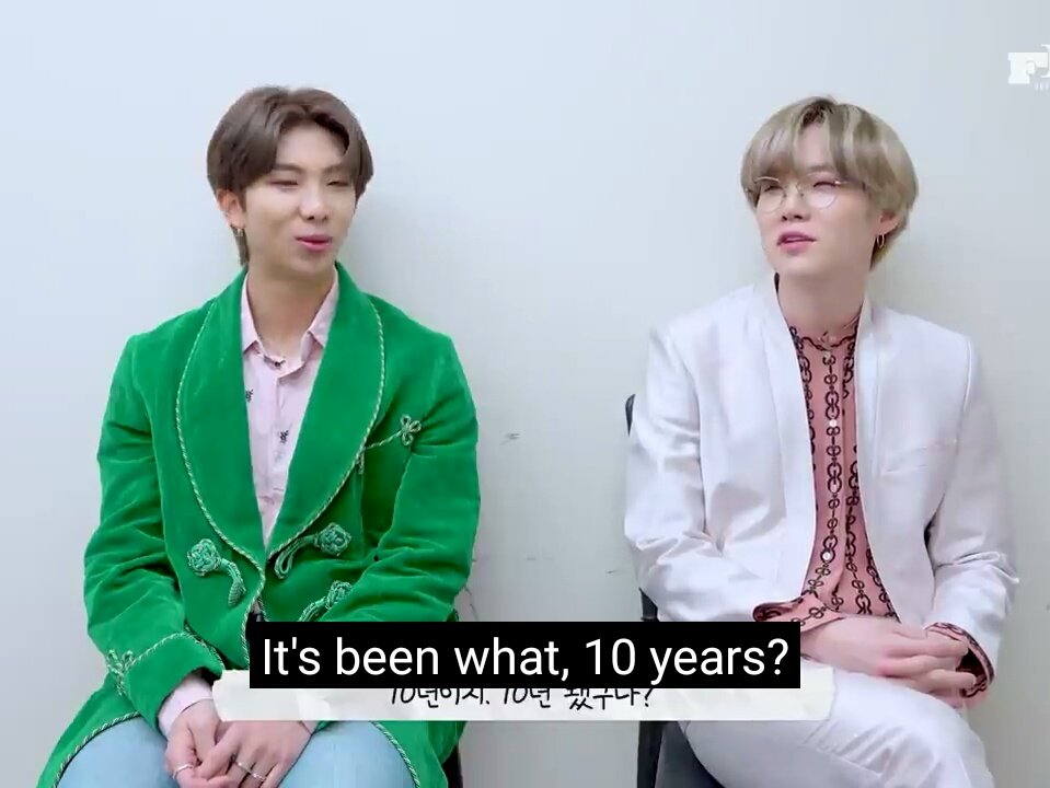 vminiesnfriends's tweet photo. Congratsss, #NAMGI !!! 💜🥺😍💜
#NamgiHot100Songwriters #Namjoon #Yoongi #10yearsofnamgi https://t.co/Dcq9g8tpCM