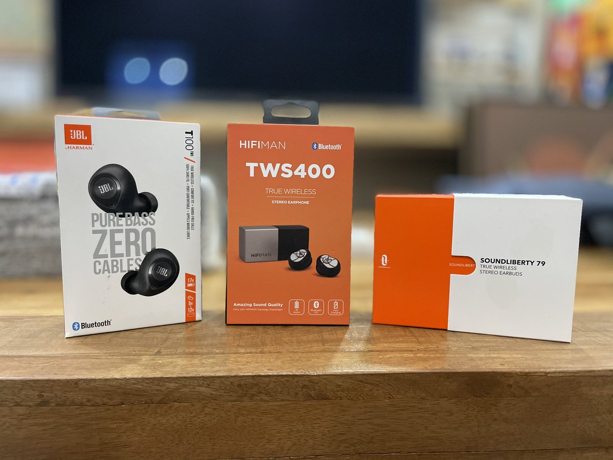 Giving these TWS earphones away today ! #Retweet now and sub to iGyaan 1gn.in/igyaanyt  #earphones #Giveaway #iGyaanLife