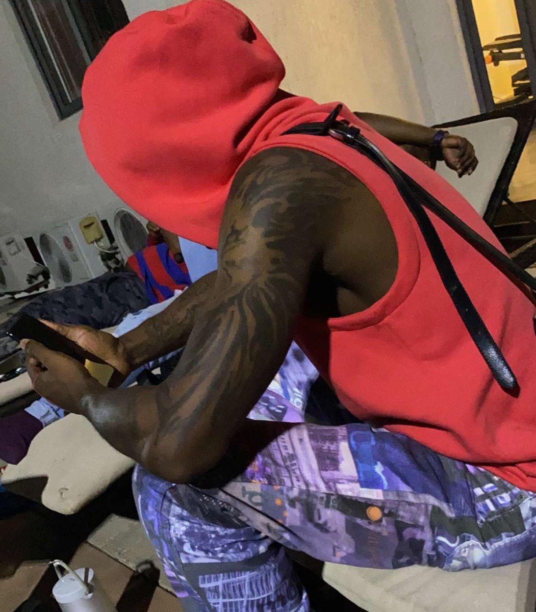 bigskally4's tweet photo. #WelcomeToLasVegas - Volume1 Almost Here
Strictly For The Fans, Listening Session With The Team
5 Songs | 6 Featured Artists | 1 Producer
#BangersOnly💣💣💣
#RGM4Life🚨🌍
#FlyboyMusic https://t.co/WjolWEOldC