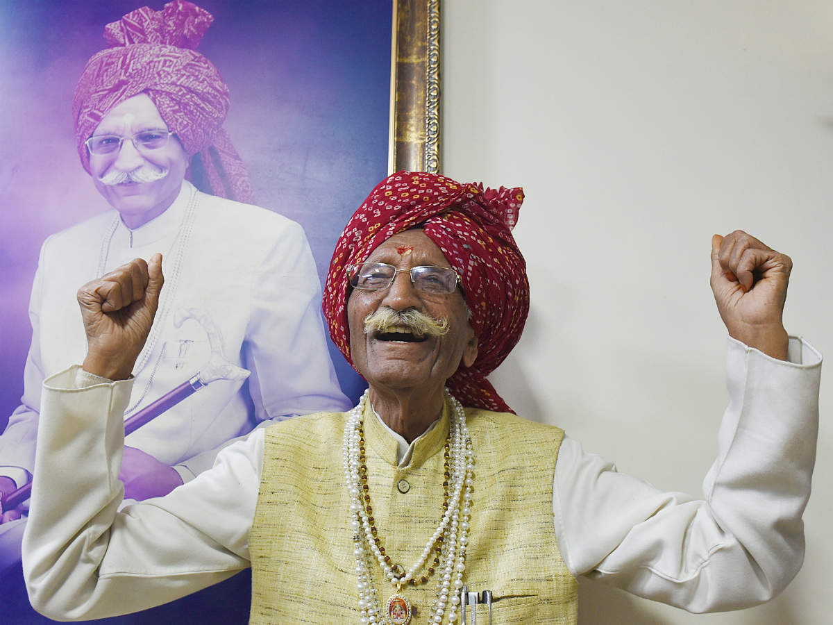 mchefajaychopra's tweet photo. Deeply saddened to hear the demise of another legend, the king of spices, Padma Bhushan Mahashay Dharampal Gulati. Condolences to his family. May his soul rest in peace!
.
.
.
.
#mdhmasala #MDHuncle #rip #legend #spices #iconic #padmabhushan #awardee #willmisshim #MASALAKING https://t.co/3gyjdZybh1
