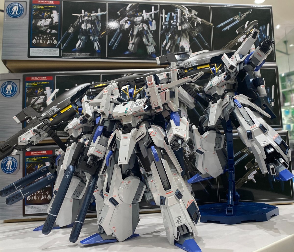 MG FAZZ Ver.Ka チタニウムフィニッシュ ファッツ ガンダムベース