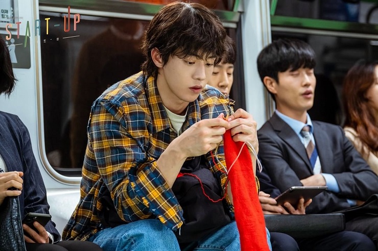 And look at this fool, exuding relatability with every move he makes, yet armed with a genius badge (a lot of you can't even remember what HTML stands for), loving family, funny friends, and good looks. Are we really supposed to root and feel bad for you? Really???