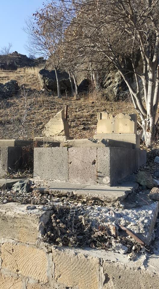 senansuleyman's tweet photo. Destroyed and vandalized Azerbaijani graves in Chaykand village of #Kalbajar . 📷 credit: Rashad Aliyev, FB https://t.co/Rx4FlNWzYO
