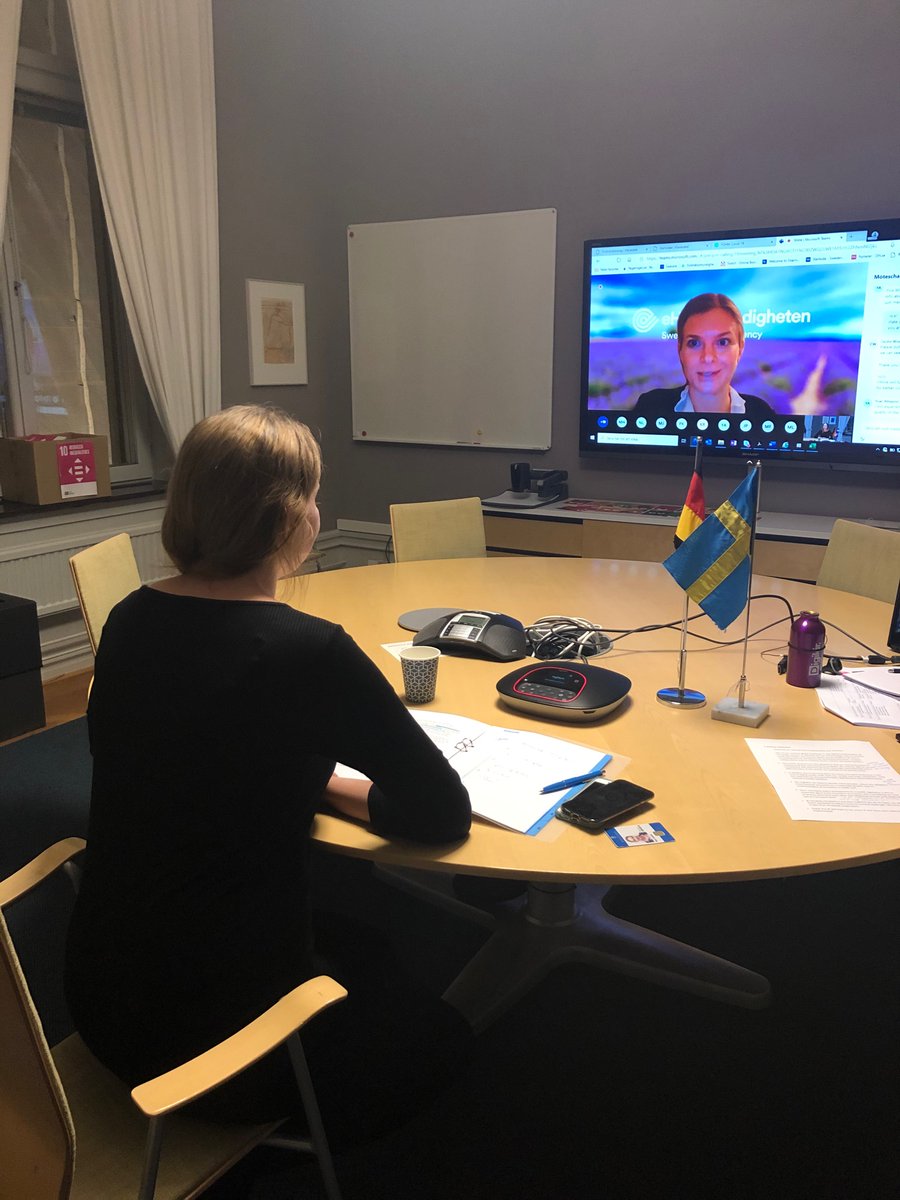 socialdep's tweet photo. Statssekreterare @majafjaestad deltar i en digital delegationsresa till Tyskland arrangerad av @SwecareSweden och @TyskSvenskaHK med fokus #ehälsa. Här i ett rundabordssamtal om lärdomar från omställningen av digitaliseringen inom vården pga Covid-19. #SwecareinGermany https://t.co/R5EiSO6iuN