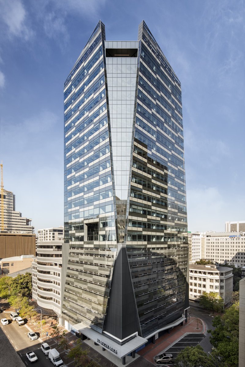 dhkarchitects's tweet photo. With its sleek, sculpted form and soaring-shaped facade, #35LowerLong is an exemplar of how client requirements can be met without comprising on design standards: https://t.co/GZbWzxBJwW. #dhk #architecture #officetower #glassfacade #dynamicarchitecture https://t.co/f6GrLPsoVm