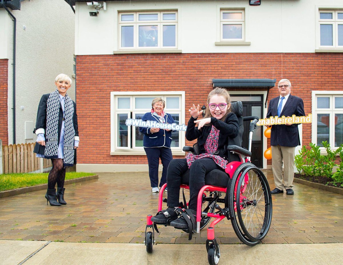 MariaDesCork's tweet photo. 🎉 Excited! #Launch @WinAHouseCork for @EnableIreland with 1st prize a fully furnished show house, 2nd prize a €25k car &amp; 3rd prize €5k. Ideal🎄🎁 Ticket €100 https://t.co/FPZQIN96fW Video 👉https://t.co/FjSZ7dru5H
#Gift #Raffle #Ticket #Charity https://t.co/yUjBplLKEk
