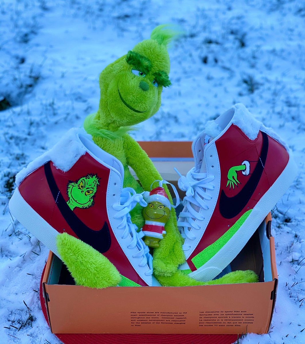 YES_ITS_CANNON's tweet photo. Check out these Grinch Customs done by myself! Go support my page @kicksfromcannon more on the way!🎄❄️🎄❄️ #Cannonscustomkicks #grinch #christmascustoms https://t.co/xlzjrCUCP4
