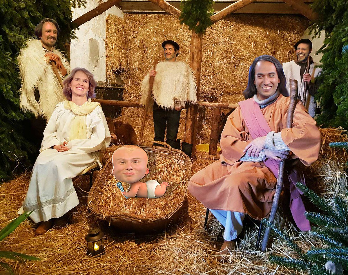 Bonjour en ce jeudi, 3 décembre 2020, dans la suite logique des détournements #PèreNoël de #Noplp de <a href="/nagui/">Nagui</a>,
il nous manquait <a href="/Violaine_Jolly/">Violaine Jolly</a> <a href="/RVMrkl/">RV Mrkl</a> #Jeremy ... 
j'ai eu une idée qui coulait de source !
La crèche des #Maestros avec un drôle de petit #Jésus 
Belle journée à tous