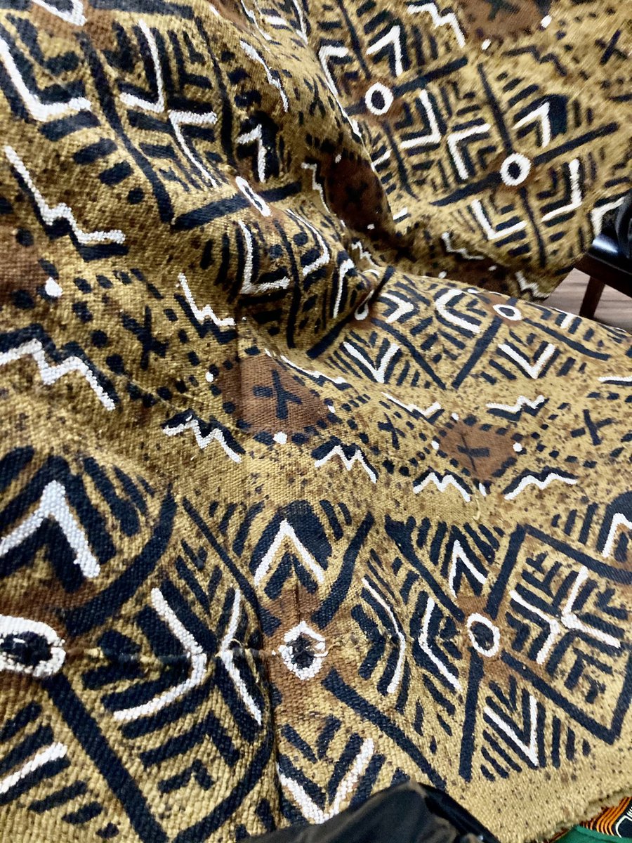 AmigaNegra's tweet photo. Sourcing fabrics is one of our favorite things. Check out this beautiful mud cloth just delivered from Mali! #fabrics #africanfashion #streetfashionnyc https://t.co/zqkjXHk30D