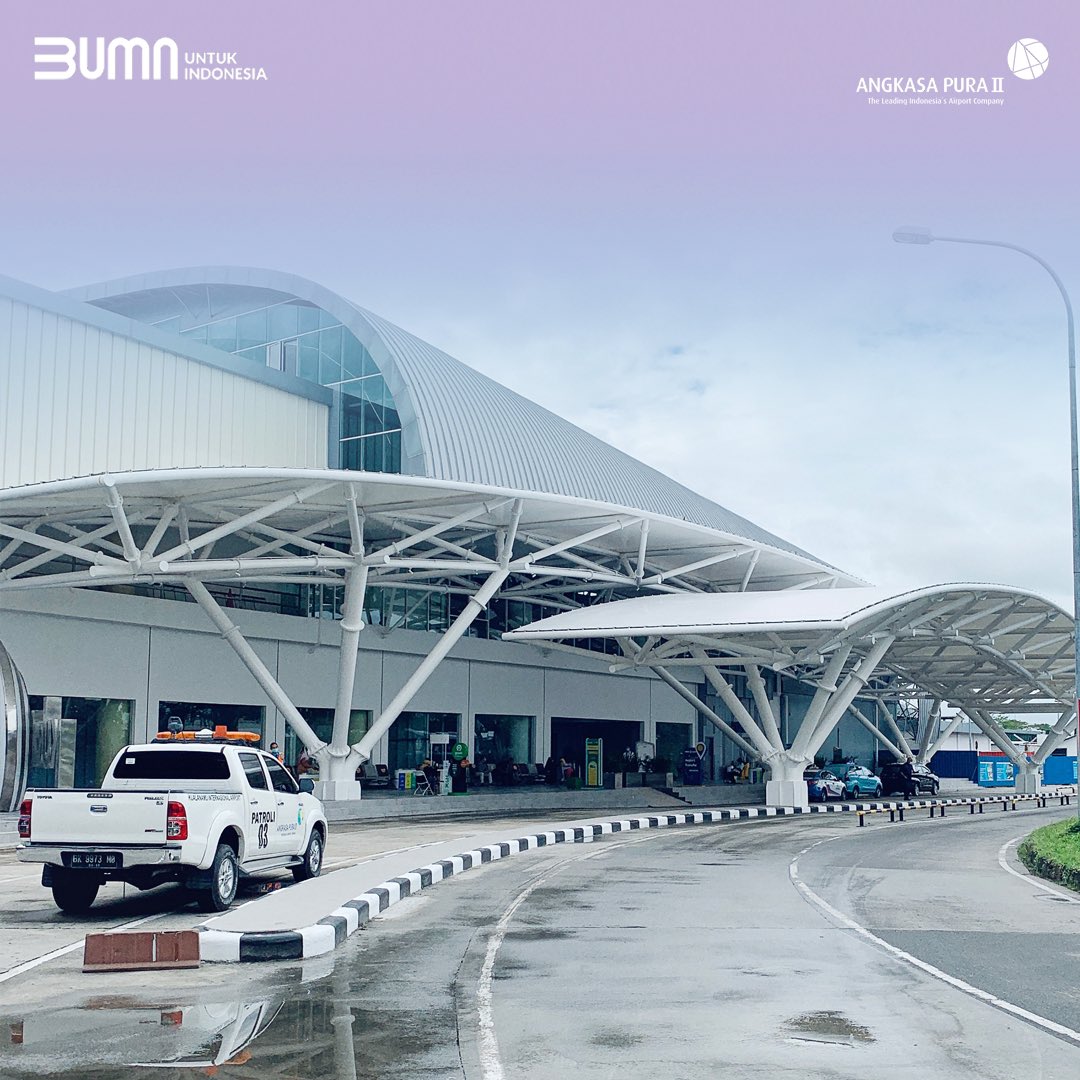 kno_airport's tweet photo. Selamat Pagi #AP2friends.⁣
⁣Informasi  terbaru untuk kalian yang akan berkunjung / berangkat memakai moda transportasi udara melalui @ap2_kualanamu mulai hari ini Kamis , 3 Desember 2020 telah dilakukan perubahan secara permanen untuk Flow penumpang &amp; pengunjung masuk (1/1) https://t.co/xsIzQq2PrU