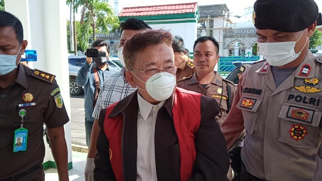 Kadis PU Era Agusrin Ditangkap di Kejagung kabarrafflesia.com/2020/12/kadis-…