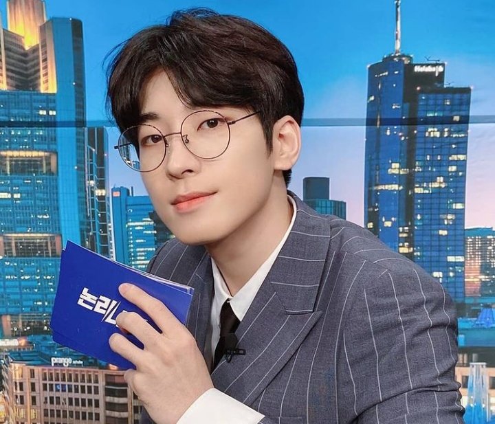 Woonu tweet media