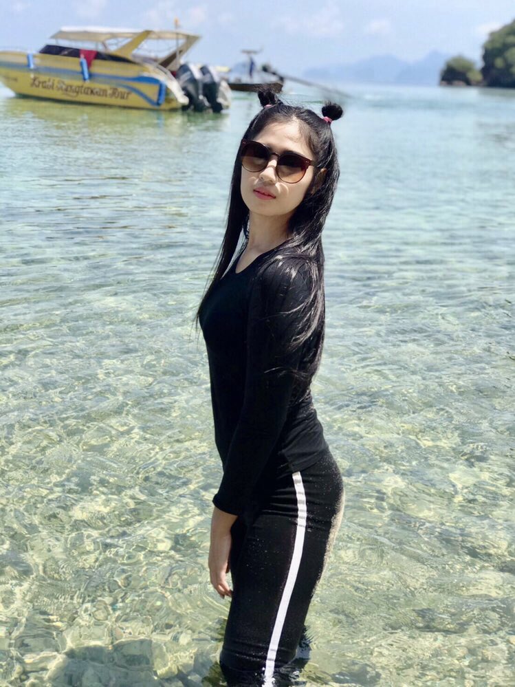 benhannee_'s tweet photo. ถ้าเบื่อเขา เรารออยู่ที่ทะเล 😎😉
#กระบี่🍃 #เกาะห้อง🏝  #เสพติดการพักผ่อน💕

#แคปชั่นอ่อย #แคปชั่นเด็ด #แคปชั่นกวนตีน #แคปชั่น #แคปชั่นเด็ดๆ #แคปชั่นน่ารัก #แคปชั่นทะเล https://t.co/0ly79BomiK