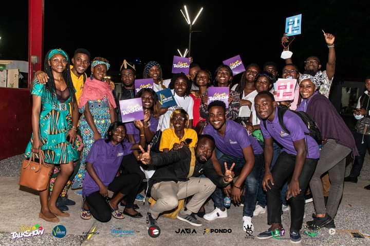VoilaMoiCreativ's tweet photo. Retour en images sur la journée du 26 novembre à Canal Olympia 😌.
Des personnes souriantes mais aussi des personnes qui prenaient assidûment des notes 👌🏿
La suite ici 👇🏿 https://t.co/SXuJNUbrd8
#BlogTalkShow2020 #LeGrandAtelier #VoilaMoiConsulting https://t.co/M35XfIX7wi
