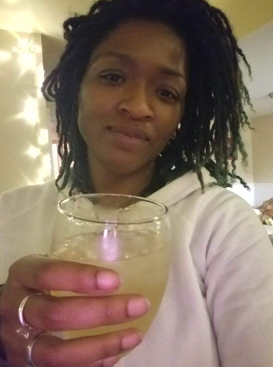 CrossNetia's tweet image. I get a break tonight. Most of y'all don't know that on some days I do TWO workouts! Guess what?! TOMORROW I REST!! 

Have a sip with me 
#RestDay #BodyBuilding #MixedDrinkNight