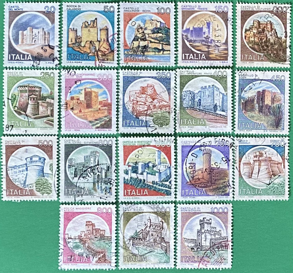 philatelyreview's tweet photo. Italy’s ‘Castelli’ definitives were in use throughout the ‘80s and ‘90s. There were 33 different values in this format + 14 smaller coil stamps, and they provide huge scope for specialised collection and study. https://t.co/ybJOnYax4l