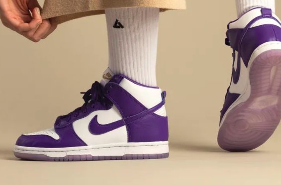 dunk high purple on feet