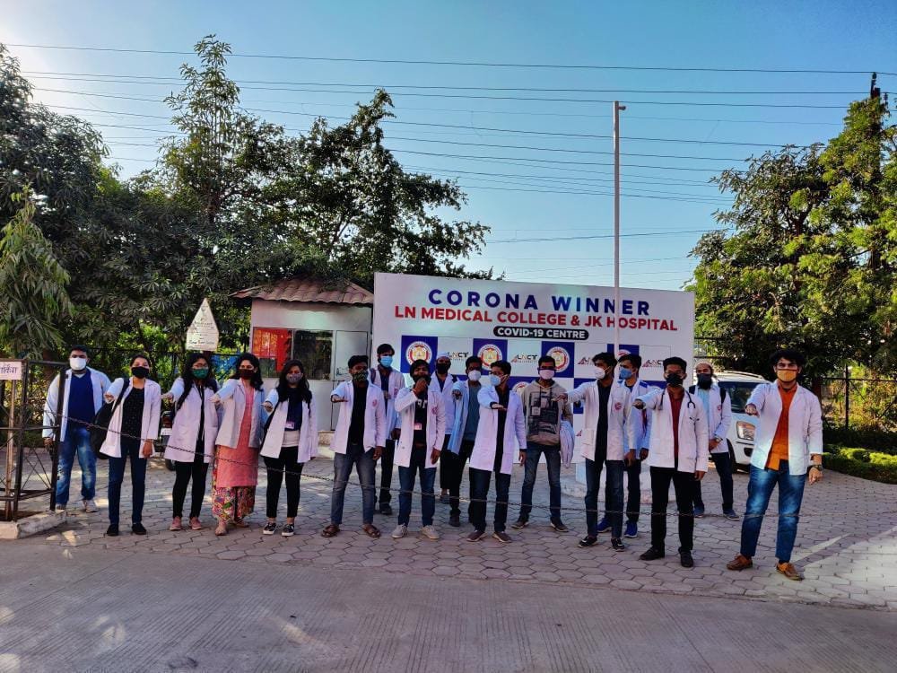 IMAMSNMP's tweet photo. 2nd December 2020- IMA MSN MP took a stand in the form of 2000 pledges taken by the medical students across 21 medical colleges of the state, against the retrograde decision of legalizing hybridization of Ayurveda with modern medicine. #SayNoToMixopathy we stand by. https://t.co/wE5e2zFIvu