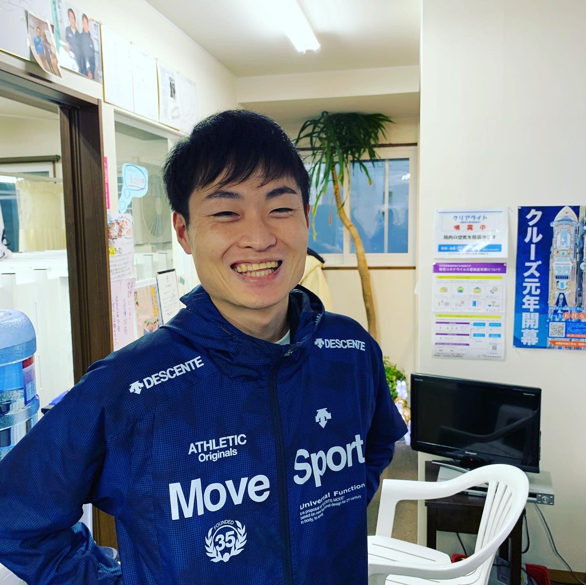 fujimotoakira82's tweet photo. 12月4日に行われる日本陸上競技選手権大会に出場する神さんと滋野君です🏃‍♂️
3000m障害に出場します‼️
優勝目指して頑張って下さい‼️
とっても応援しています📣 https://t.co/qLZAFGir5q