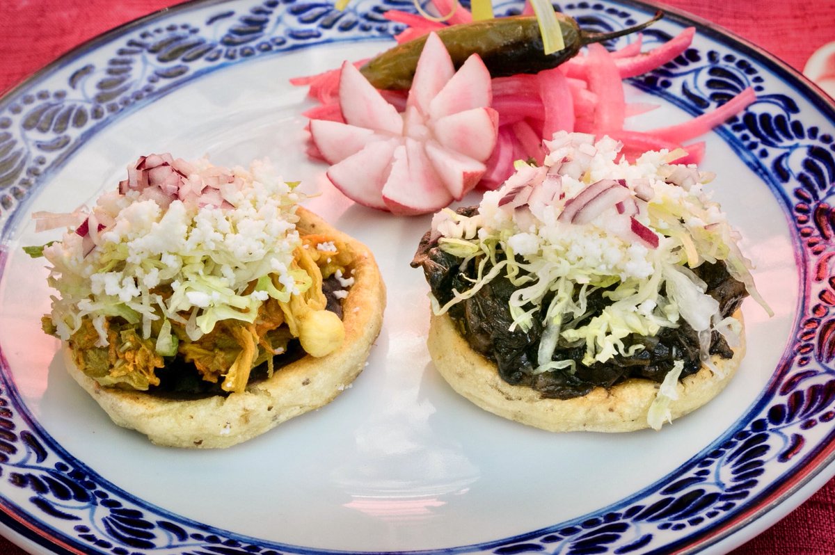 rest_los3gallos's tweet photo. We love having you try unique and tasteful traditional ingredients such as the squash blossoms or the huitlacoche on these sopecitos! Two Mexican delicatessen.
#onthemenu #sopecitos #squashblossom #huitlacoche #mexicanrecipes #mexicandish #mexicanfood #caborestaurant #loscabos https://t.co/p8HM7BZFG1
