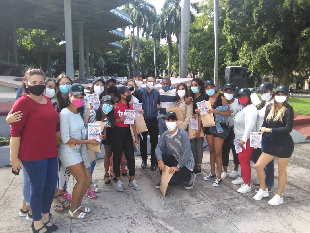 La <a href="/quimicacujae/">Facultad de Ingeniería Química</a> presente en este especial encuentro donde a estudiantes le otorgaron la condición de #JovenesPorLaVida 
<a href="/aimegf_971016/">Aimee Gutierrez Fabre</a>  @treto_daniel96   <a href="/arual_rdguz/">Lau🇨🇺</a>