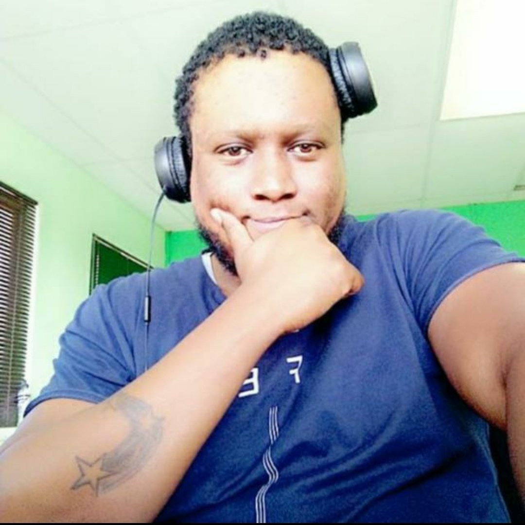 WayneClive's tweet photo. #NewProfilePic https://t.co/NLPiYdVTbP