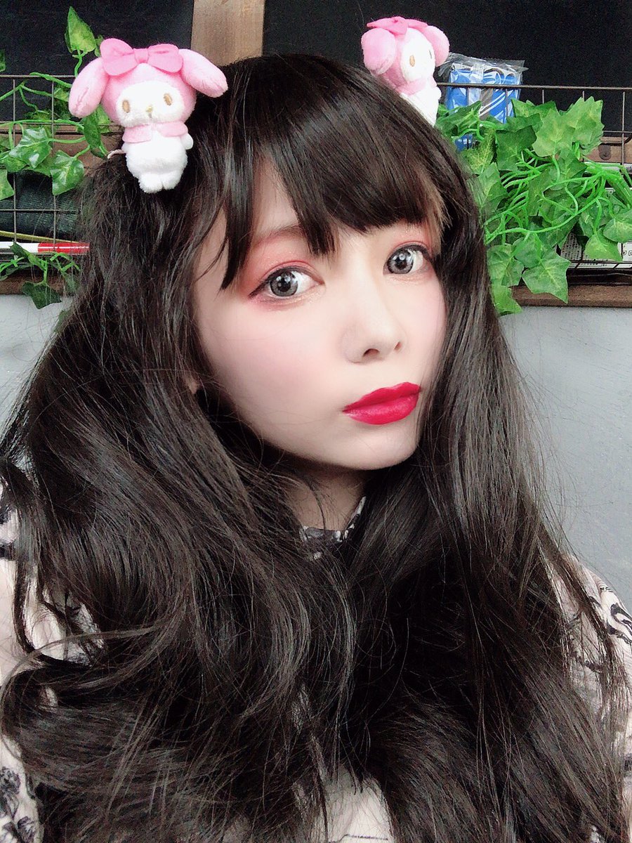 Twitter 上的 周年の中川翔子 ニュースにいろいろ取り上げていただきありがたや ぜひ地雷メイクのメイキングみてみてね 中川翔子が 地雷メイク やってみたら 思ってた以上に似合ってた ギザぴえん Japanese Makeup Videos T Co