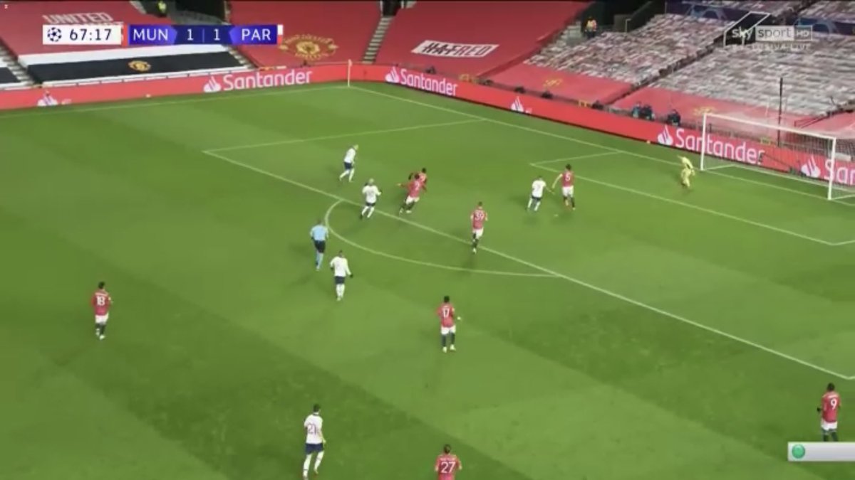 On comes Mitchel Bakker down the left hand side. PSG switch to a 3-5-2 with Bakker down the left attacking the space left by a clearly injured Rashford.Within three minutes Bakker is played in acres of space and has a shot saved for a corner.  #PSG go 2-1 up from that corner.