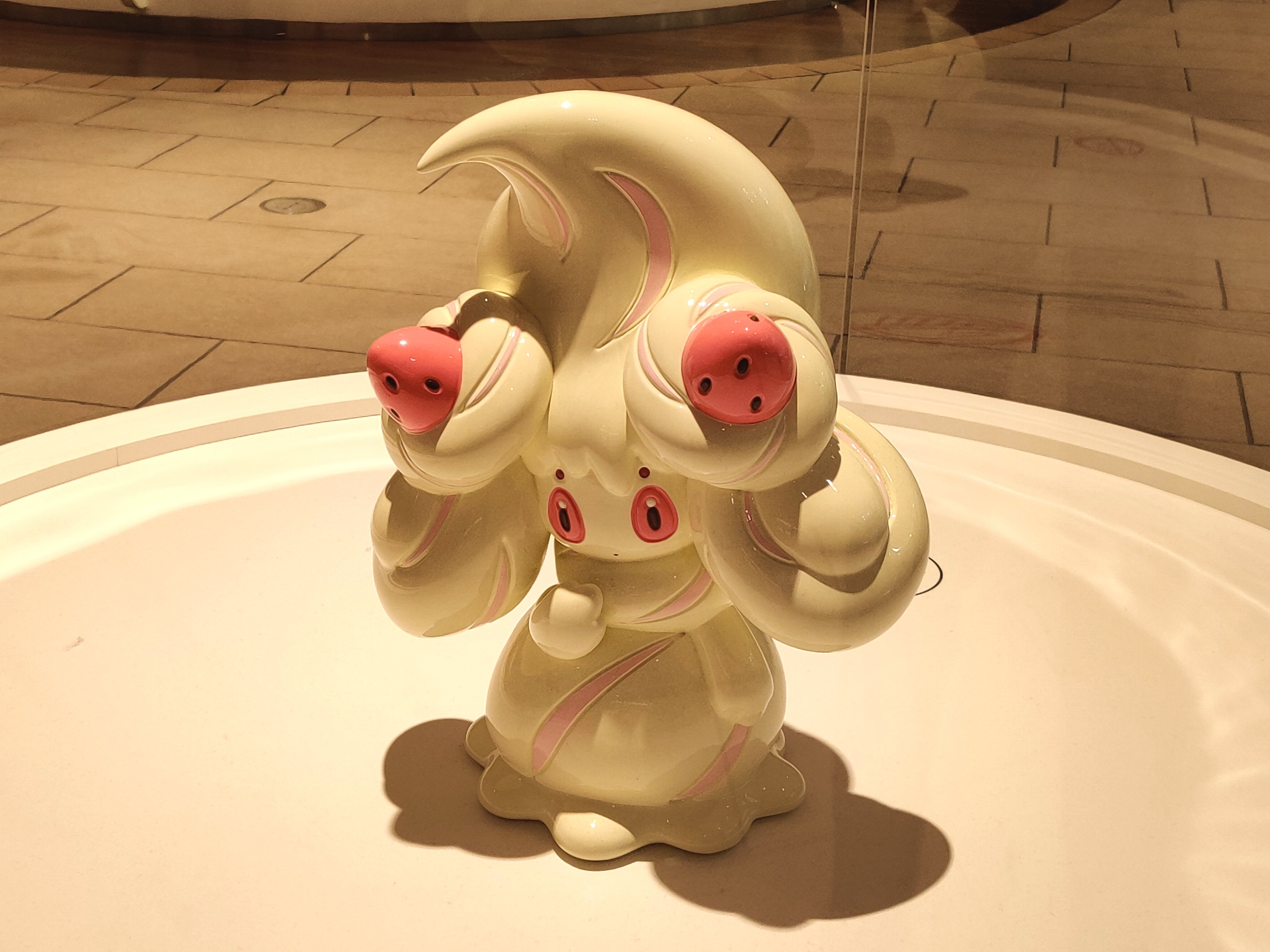 バーチャルkm ポケモン剣盾 色違いレイド配布 池袋サンシャインシティでは ポケモンオブジェとしてみがわりエルフーンのほか マホイップ ピカチュウ プラスル マイナンなども展示されています 実物サイズと思われます T Co Wq87oqdvnz