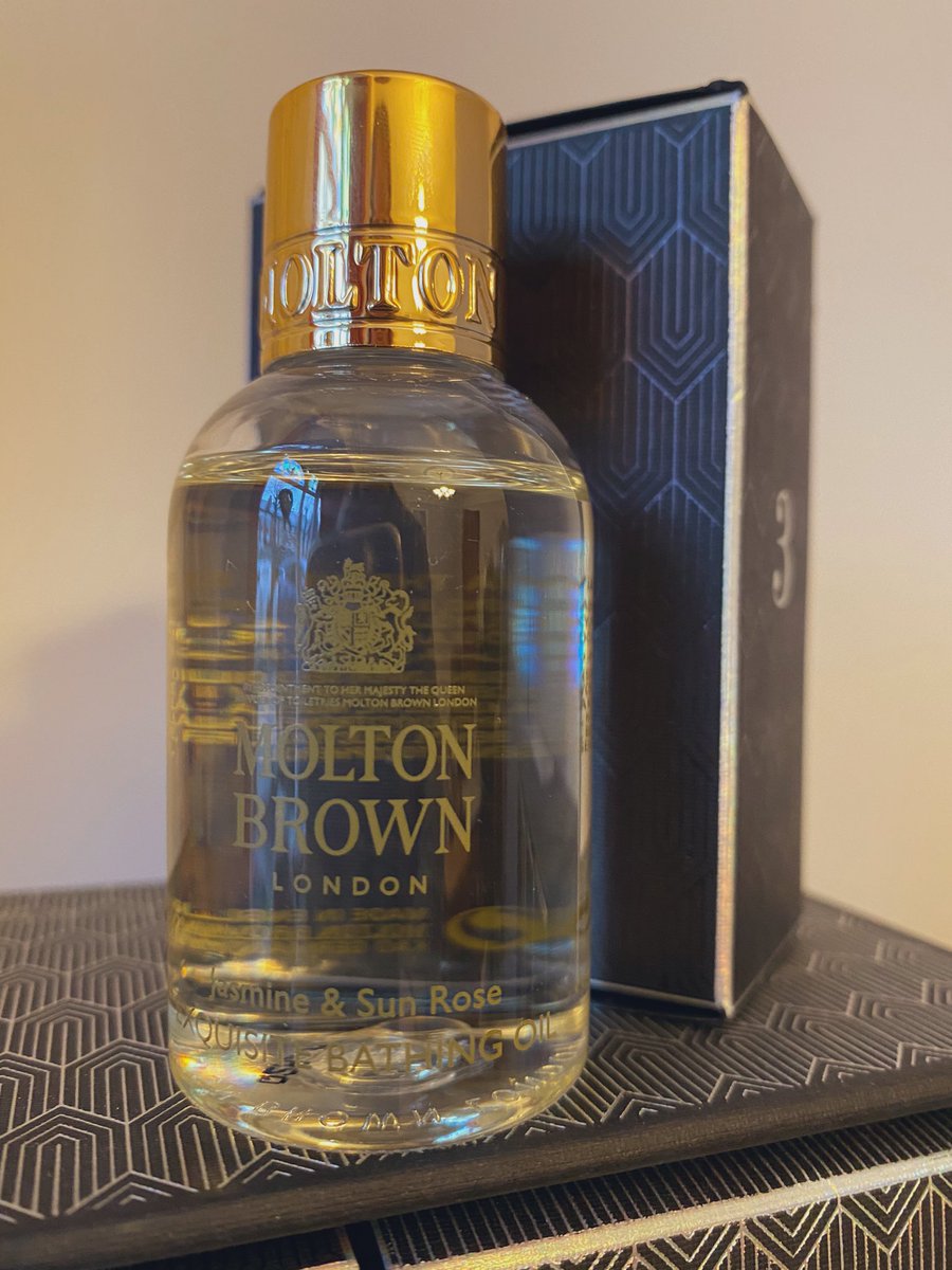 SusieTime's tweet photo. Day3 #AdventCalendar @MoltonBrownUK a delicious jasmine oil 🥰👏🏻 #MBxME ❤️ #christmascountdown https://t.co/4yuUWUTCHi