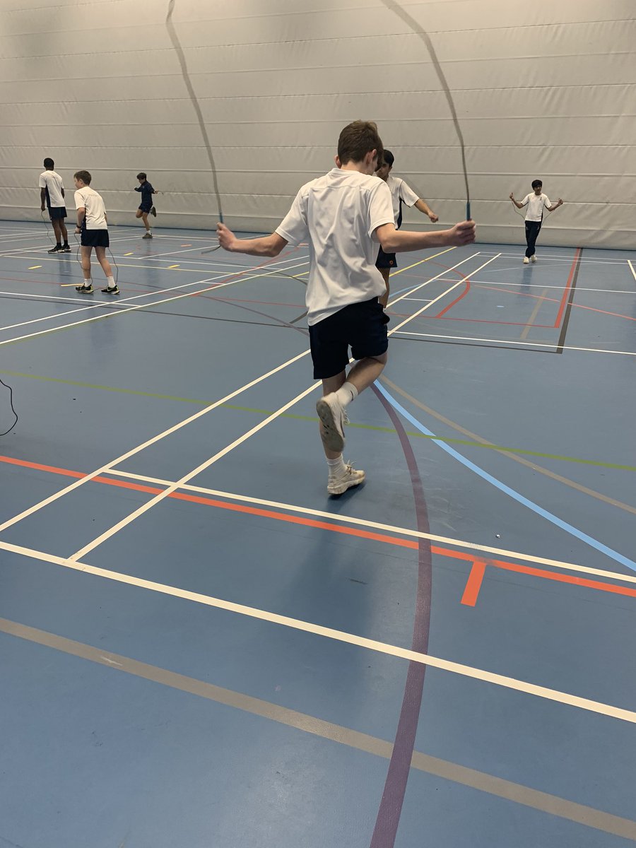 WhitgiftSport's tweet image. Our 3rd Formers in PE using the ropes to warm up! Improvement in coordination has been awesome 😎. #movementforall