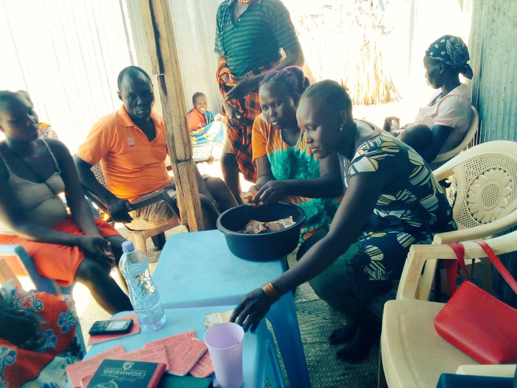 Blec_kenya's tweet image. @BlecCbo training to engage women on business and entrepreneurship skills engagement to address the barriers women face to starting and running business #lakezone,#kalokol,#turkanacentral @LilyanneNdinda @BlecCbo 
#womenempowerment