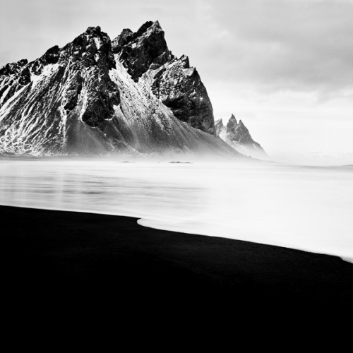 GalleryFlo's tweet photo. Michael Schlegel. Vestrahorn IIceland, 2011. Gelatin silver print Signed, titled, dated and numbered on verso 30 x 30 cm, 50 x 50 cm, 75 x 75 cm
https://t.co/qRKMzBWPSV
#michaelschlegel #blackandwhitephotography #photography #art  #iceland #icelandnature #coast  #roughcoast https://t.co/PWjSDgavyP