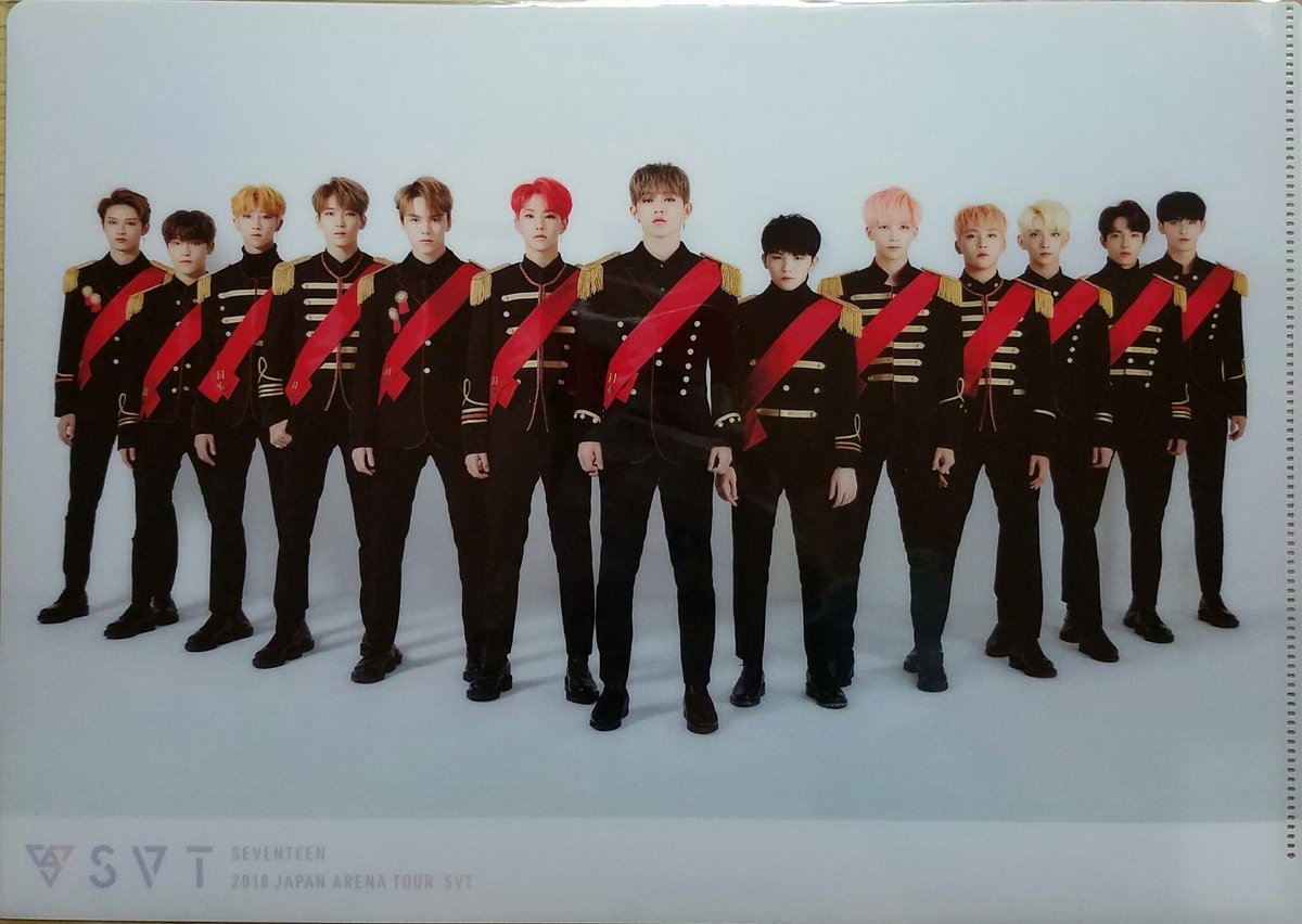 Royal Family members are known not only for their dignity and nobility, but also the ability to protect the kingdom. AS who "march" the band (marching band origins: to give basic commands to soldiers), Nu'est as Queen's knight, Seventeen as young soldiers and (cont-)