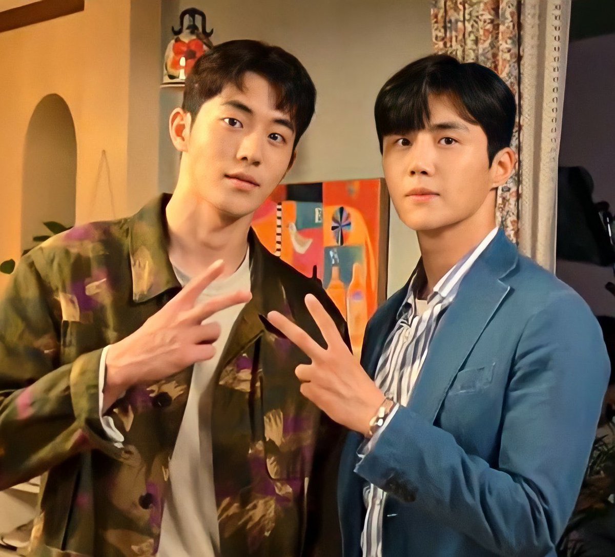 In ep 15, presumably, the night HJP concedes & mentors NDS for the last time to win Dalmi, both will complete their first journey and flip a switch. The insecure NDS will be a confident man who knows his worth. And the arrogant HJP will become the living Buddha. Two become one.