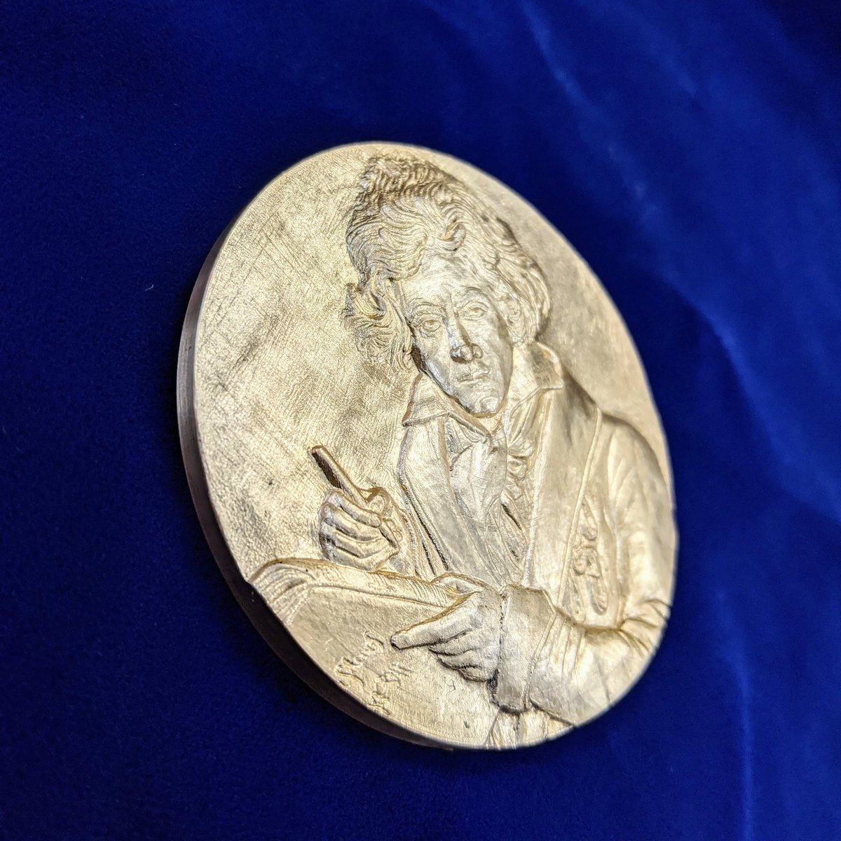 ☆「ベートーヴェン生誕250年」を記念して新たにメダルを制作しました