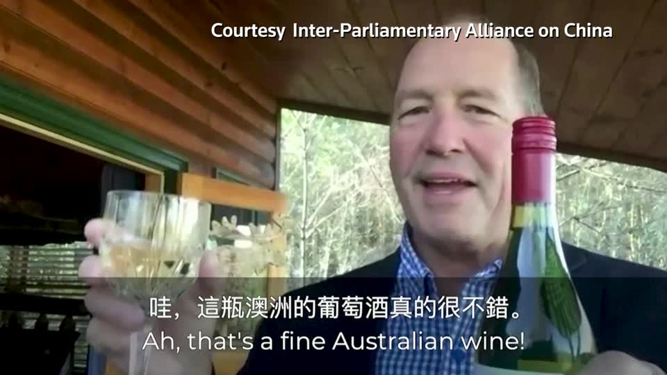 Legislators from a global cross-party alliance posted a video urging people to buy Australian wine in response to Chinese trade sanctions on wine imported from the country https://t.co/mbABzhWQFv https://t.co/ECUIOXT4Xn