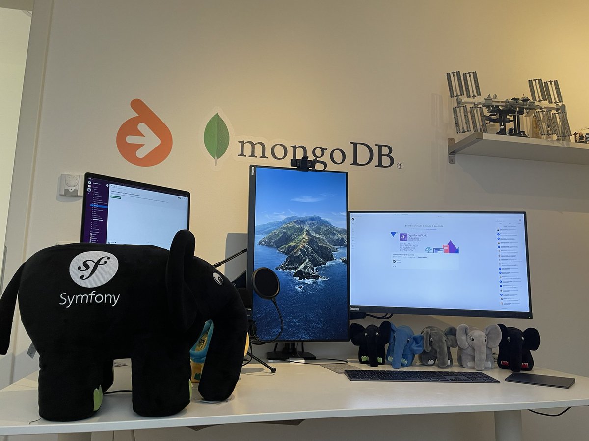 alcaeus's tweet image. A POV view from this year’s #SymfonyWorld! Good morning everyone