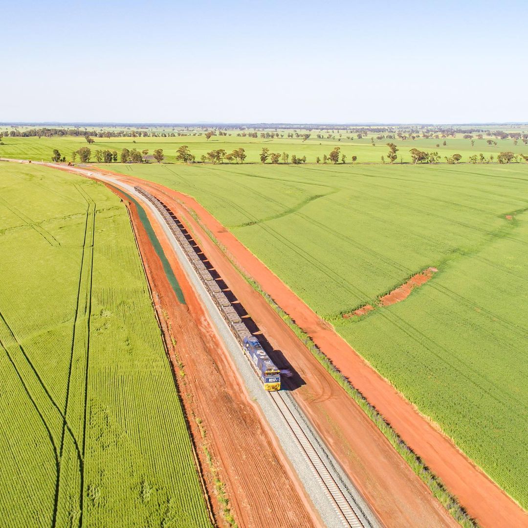 Freight importers, manufacturers and agricultural producers are encouraged to familiarise themselves with the Wellcamp Logistics Hub. This will allow them to invest appropriately for this new capacity to deliver (or receive) goods efficiently by rail, air and road.