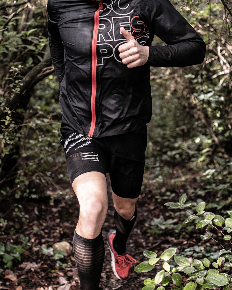 RT this, follow <a href="/Compressport_UK/">Compressport UK</a> and tag a #running buddy to be in our 9pm Thurs 3 December draw for your chance to win a Hurricane Waterproof 10/10 Jacket worth £160 #ukrunchat #compressportuk #trailrunning #triathlon #compression <a href="/sportsshoes_com/">sportsshoes_com</a> 

More bit.ly/2JnAp4u