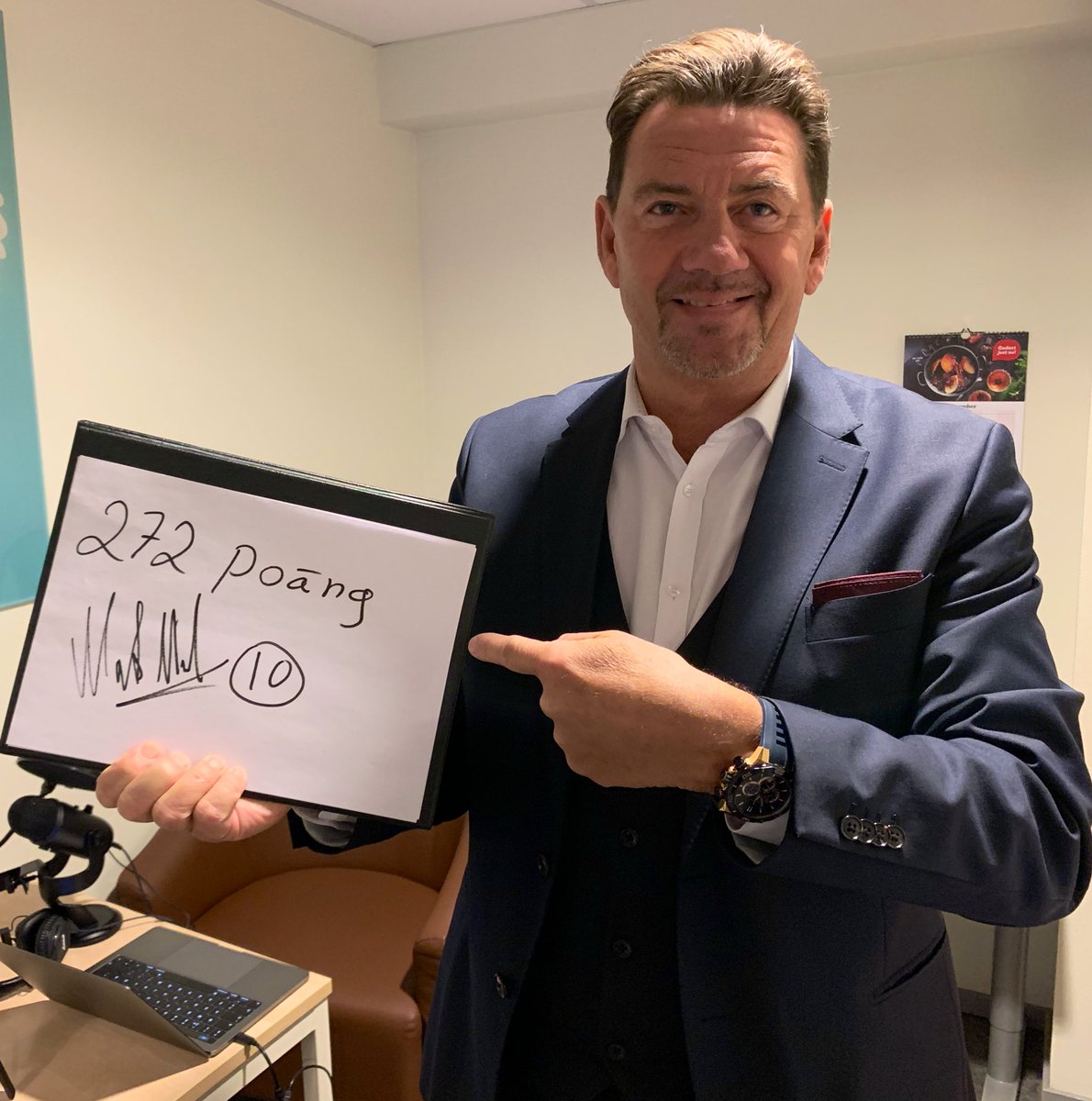 Twitter 上的 Sporthuset："Han finns på riktigt! Han är med i Guiness Rekordbok  Han har gjort 272 po i en match Han är med i Sporthuset nu! Mats Wermelin🏀🙌  🔊 https://t.co/SFIgMBqP8w https://t.co/bWfuKA9rLP" /